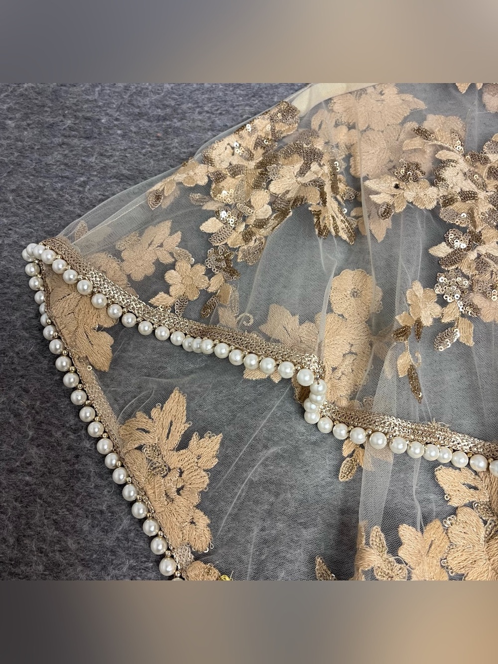 Vintage Shawl Gold Sequin Pearl Bead Embellished Women Cape Shrug Wrap Size 32 - Picture 3 of 12